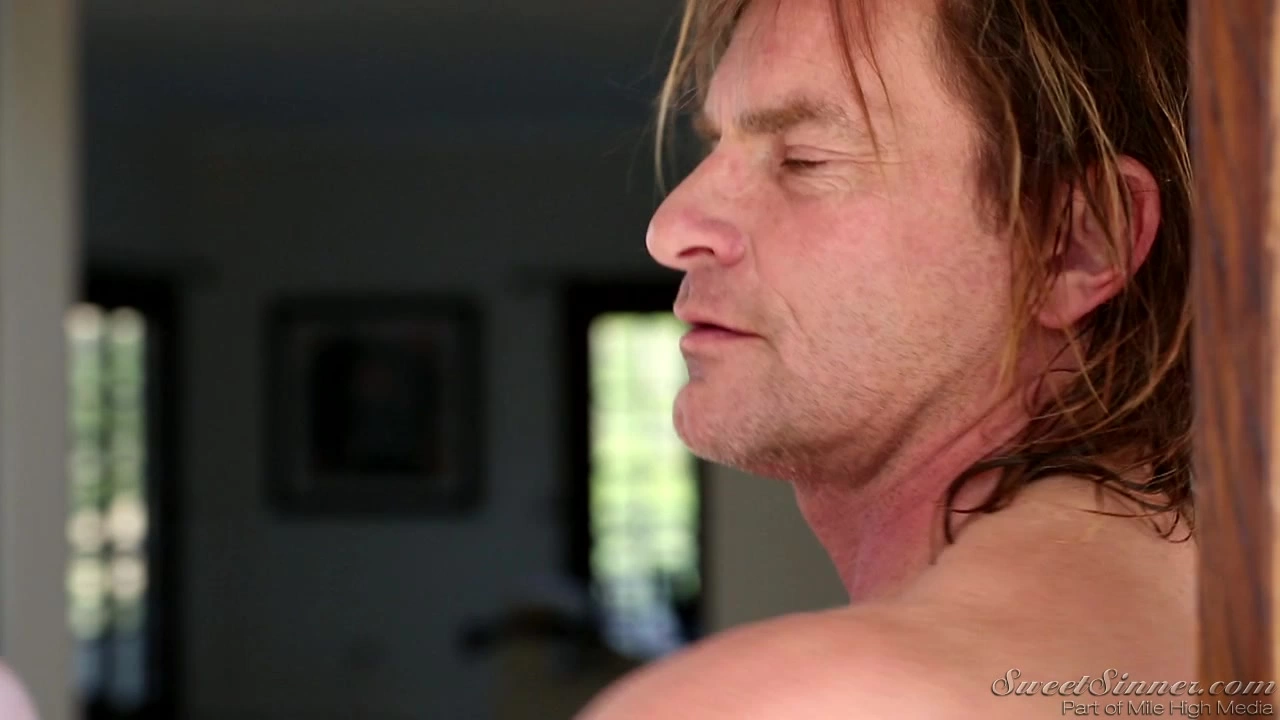 The Neighbors 2 - Evan Stone - Avril HAll | PornMedium.com