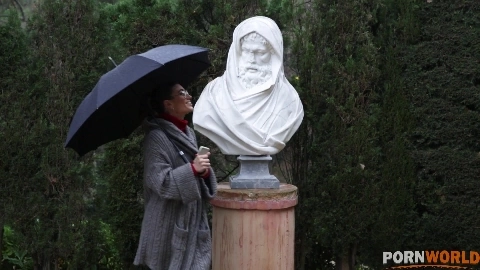 Graceful Latin Lady Julia Roca Works Her Hairy Twat for Random Guy in Park