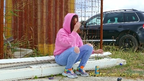 Girl with a hoodie pee trough her jeans - Pee Adventures