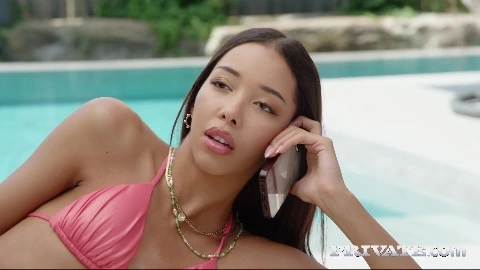 Lia Lin Gets Horny by the Pool