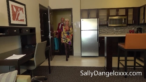 Single White MILF - Sally D'Angelo