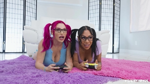 Lily Lou And Mikey Star Real Gamers Only Pause For Dick