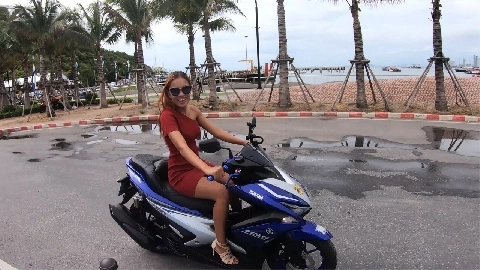 Thai GF motobike ride and fuck at home