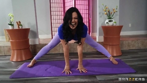 BrazzersExxtra - Mona Azar Doin Yoga With Mona