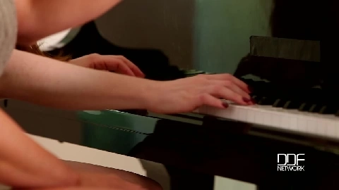 Eva Notty, Veronica Vain - Busty Piano Sessions - Two V