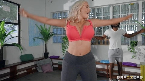 Working Out in HD - Kate Dee