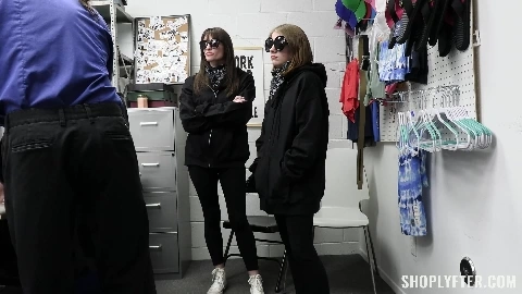 Antifa Riot Girls - Mia Taylor And Dakota Burns